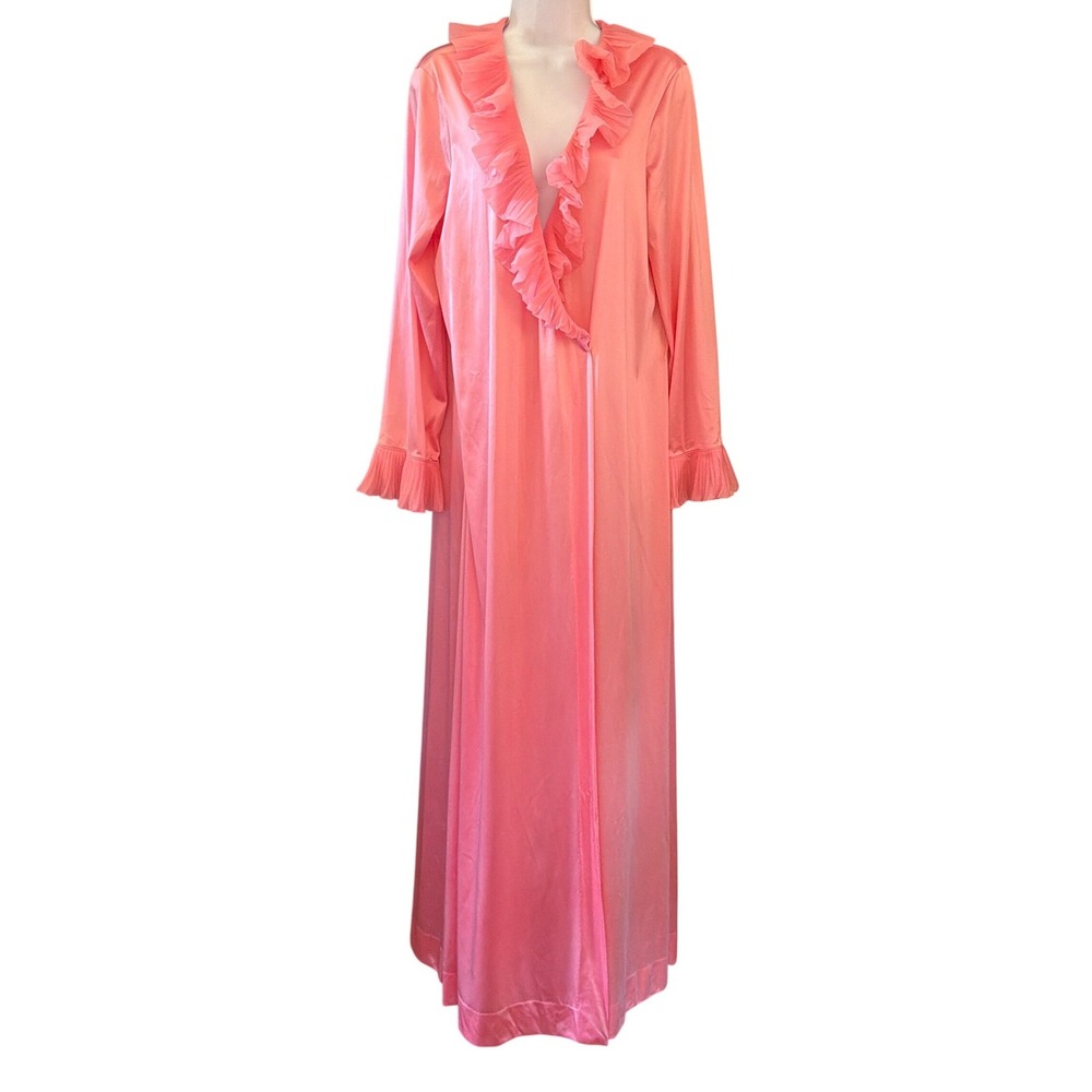 Vintage Vanity Fair Pink Ruffle Robe Hollywood Regency Barbiecore Glamour Silky